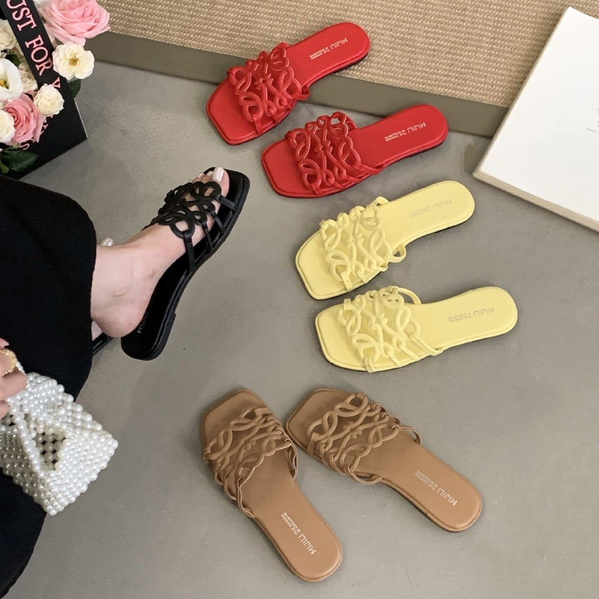 Summer Roman Style Hollow-out Slippers Flat All-match Vacation Style Beach Slippers Women