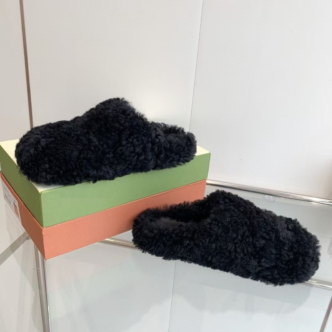 Four Seasons Closed Toe Horsehair Slippers Lovers Shoes